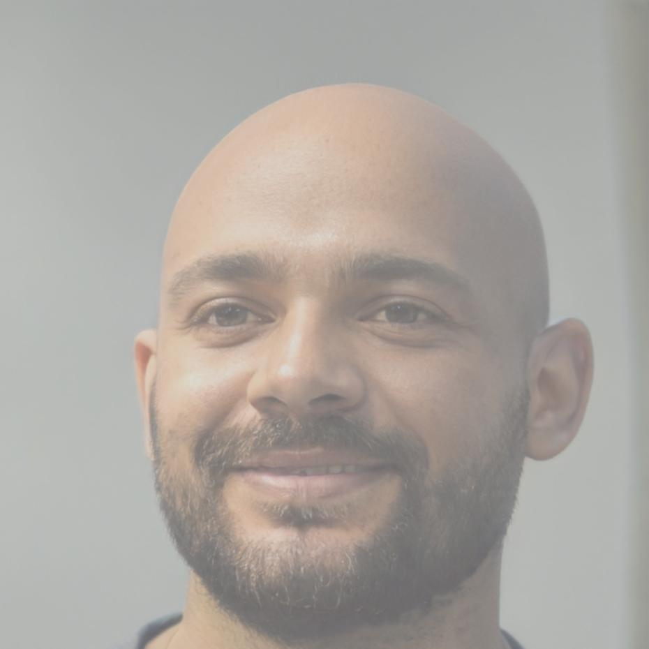 Retrato profissional de André Carvalho